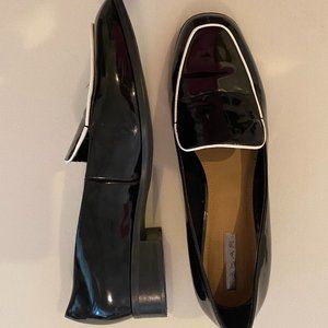 9M Tahari "Townie" Black Patent Leather Flats